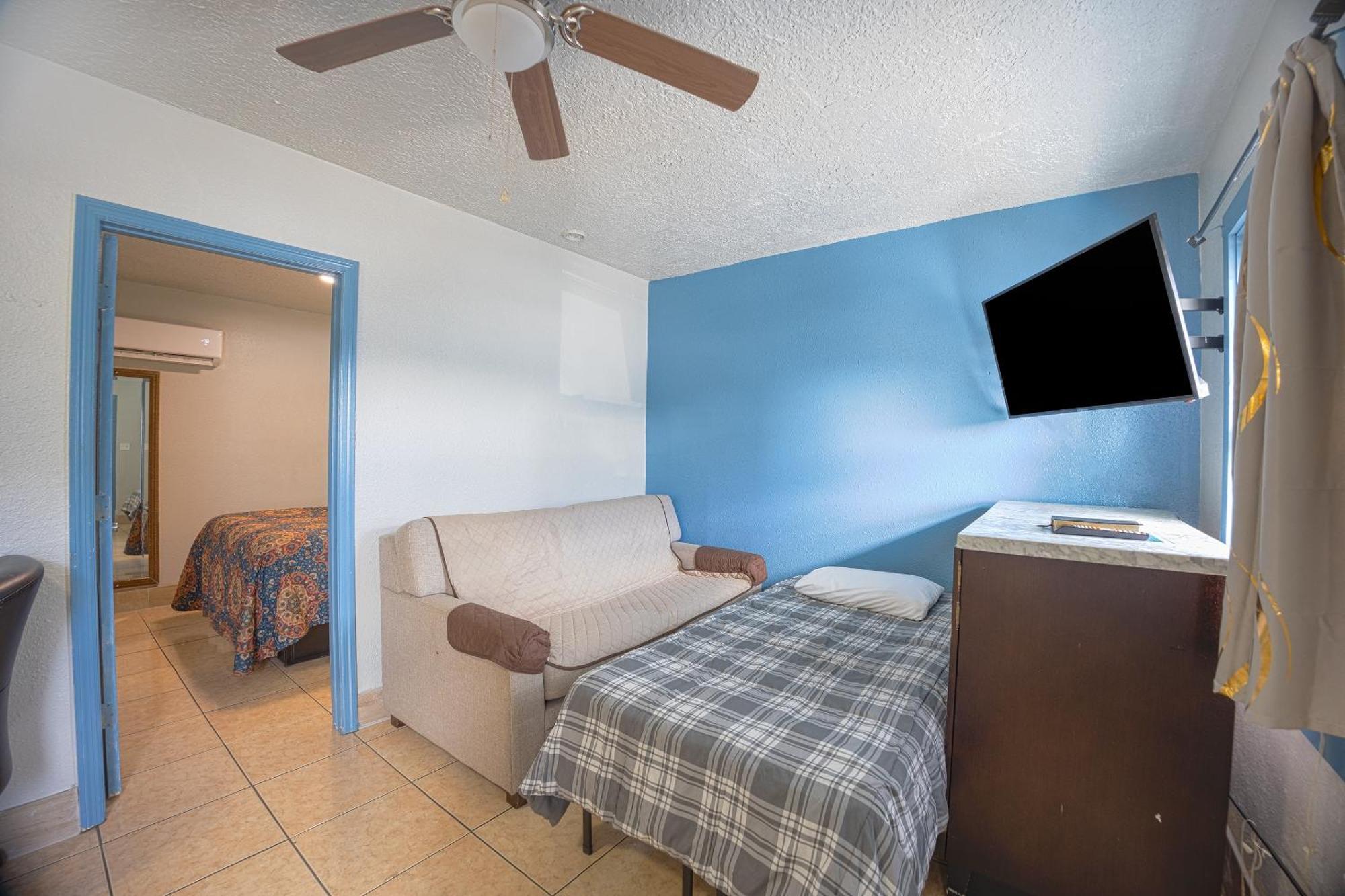 Aladdin Motel By Oyo Merritt Island Exterior photo
